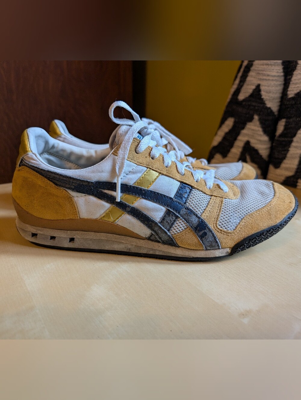 Onitsuka Tiger Ultimate 81 ASICS